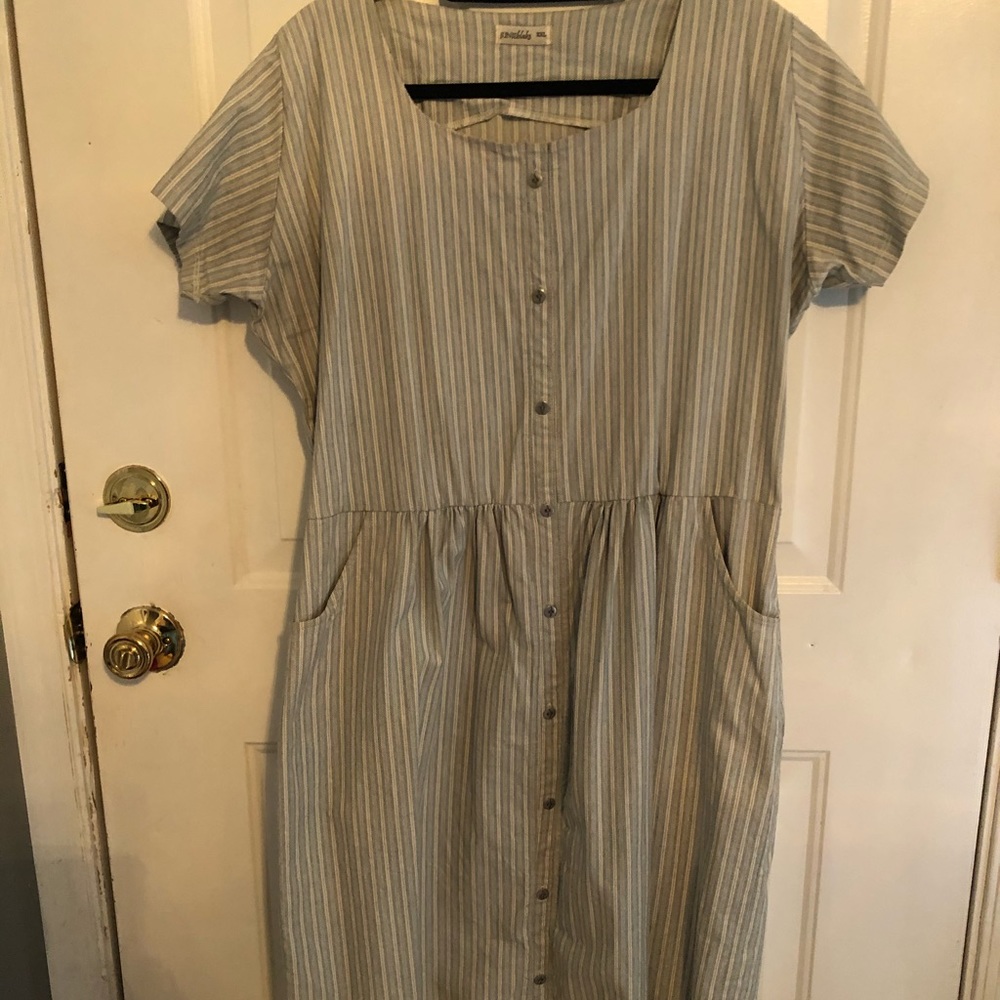 3/$28 Vintage Style Linen Dress